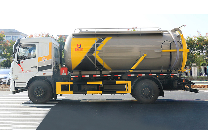 东风华神KL5吸污车