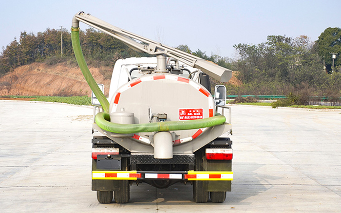 东风途逸吸粪车