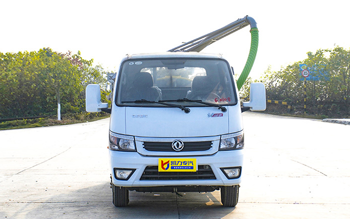 东风途逸吸粪车