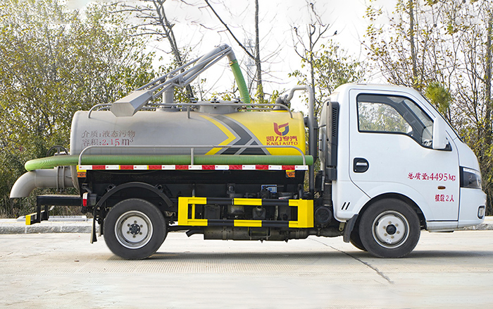 东风途逸吸粪车