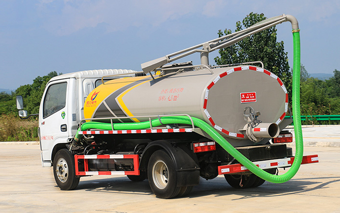 东风小多利卡吸粪车