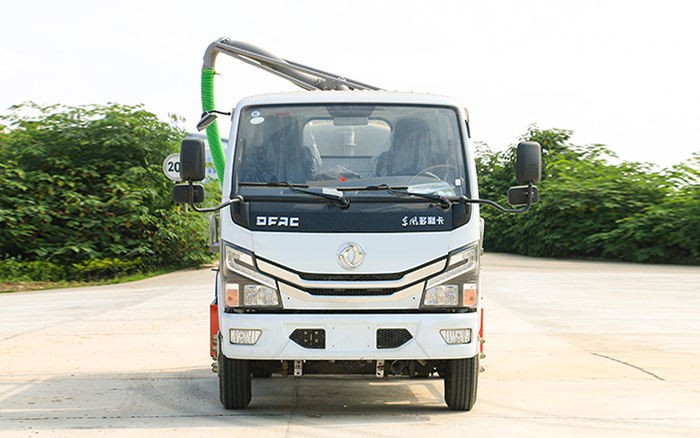 东风小多利卡吸粪车