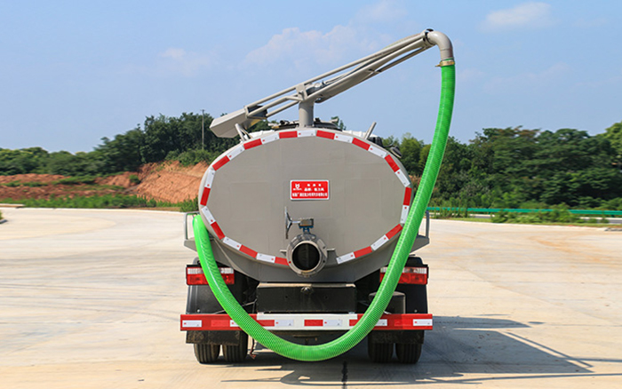 东风小多利卡吸粪车