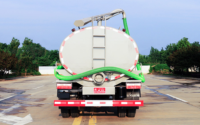 东风大福瑞卡吸粪车