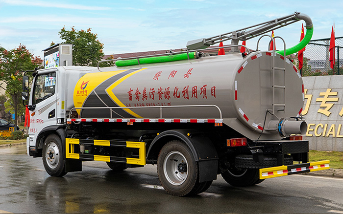 东风华神T3吸粪车