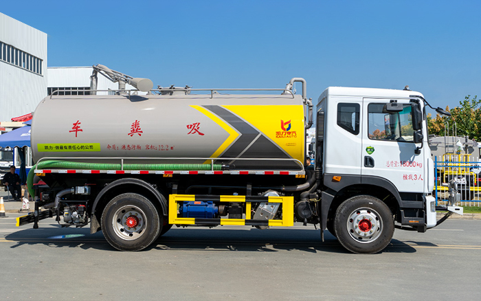 东风D9吸粪车