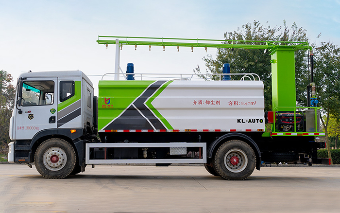 东风多利卡D9铁路抑尘（方罐）