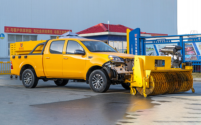 福田四驱除雪车