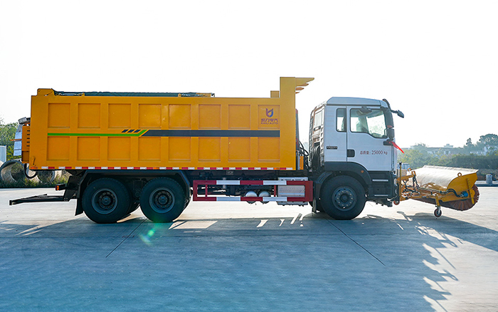 重汽后双桥除雪车