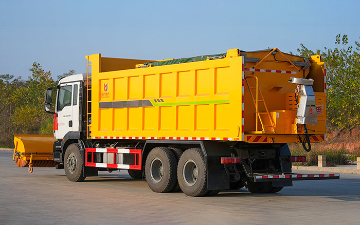 重汽后双桥除雪车