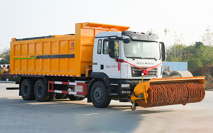 重汽后双桥除雪车