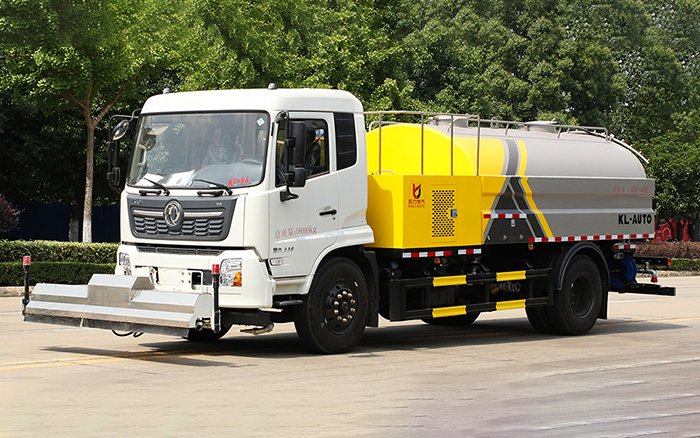 天锦路面养护车