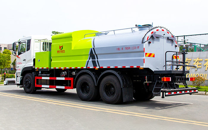 天龙路面养护车