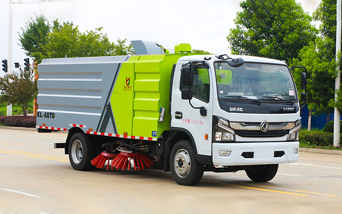 大多利卡扫路车