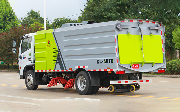 大多利卡扫路车