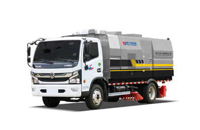 大多利卡后置吸尘车