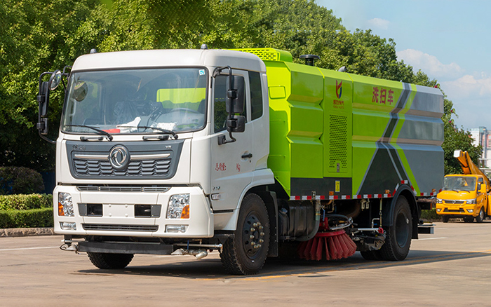 东风天锦洗扫车