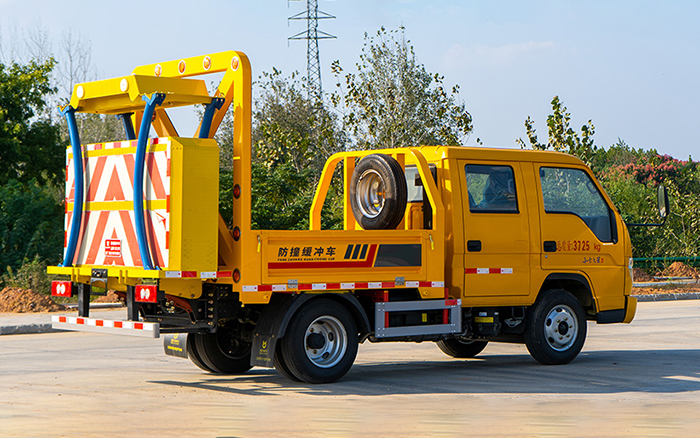 福田小卡3防撞缓冲车