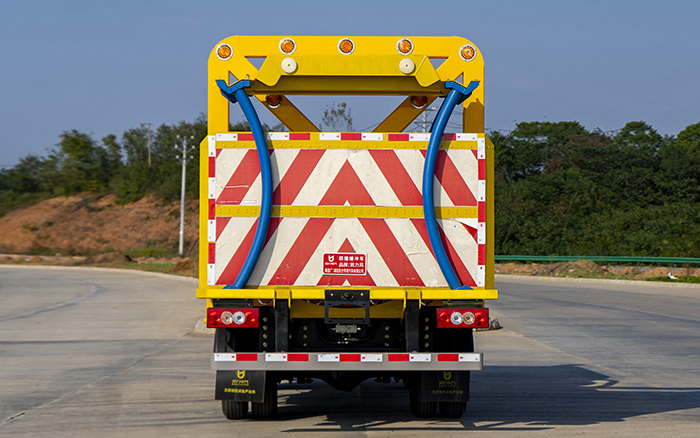 福田小卡3防撞缓冲车