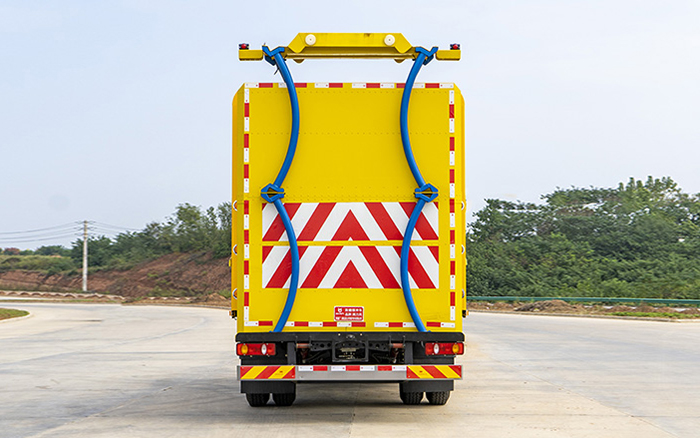 东风华神KL6防撞车