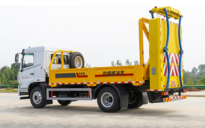 东风华神KL6防撞车