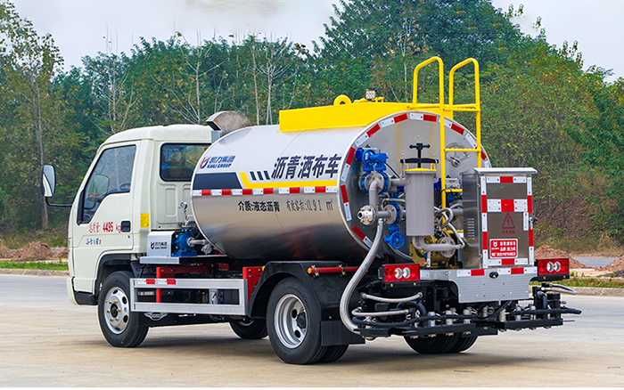 福田小卡之星3沥青洒布车