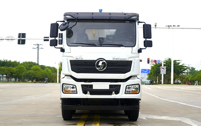 陕汽德龙M3000沥青碎石同步封层车