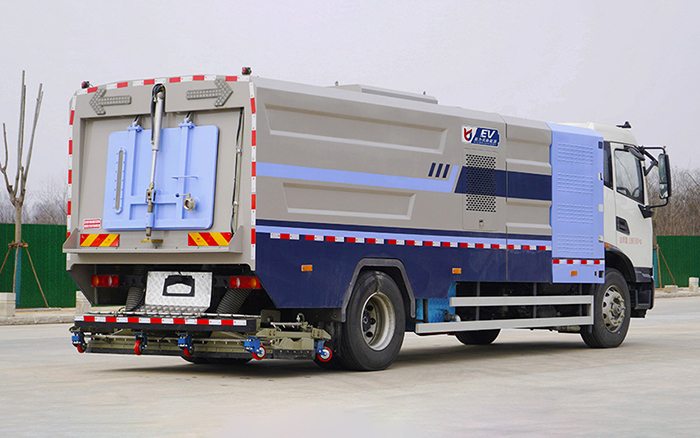 天锦电动深度保洁车