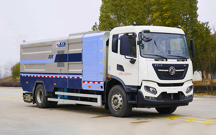 天锦电动深度保洁车