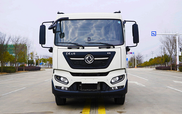 天锦电动深度保洁车