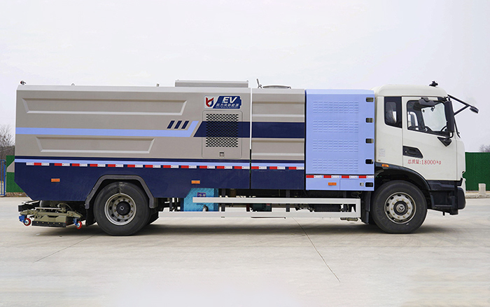 天锦电动深度保洁车