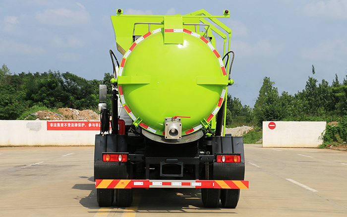 东风天锦餐厨式垃圾车