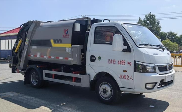 东风途逸压缩式垃圾车